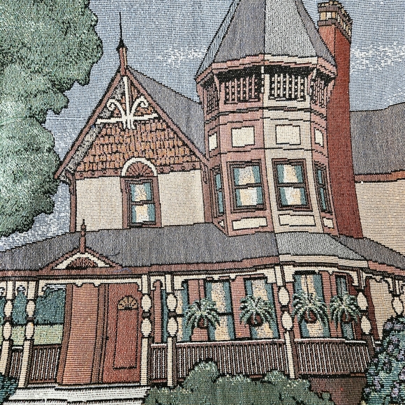 Vintage victorian house with dog woven throw blanket/tapestry - Picture 3 of 7